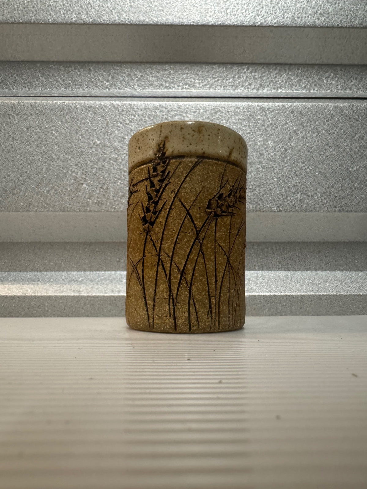 Wheat pottery vase