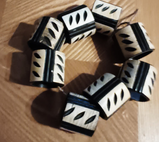 8 Carved Napkin Rings 