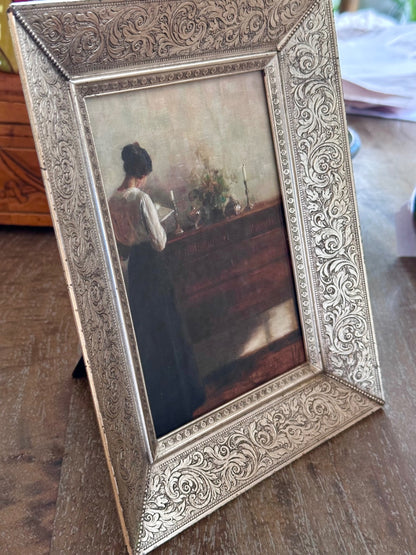 Vintage ornate Silver-tone frame