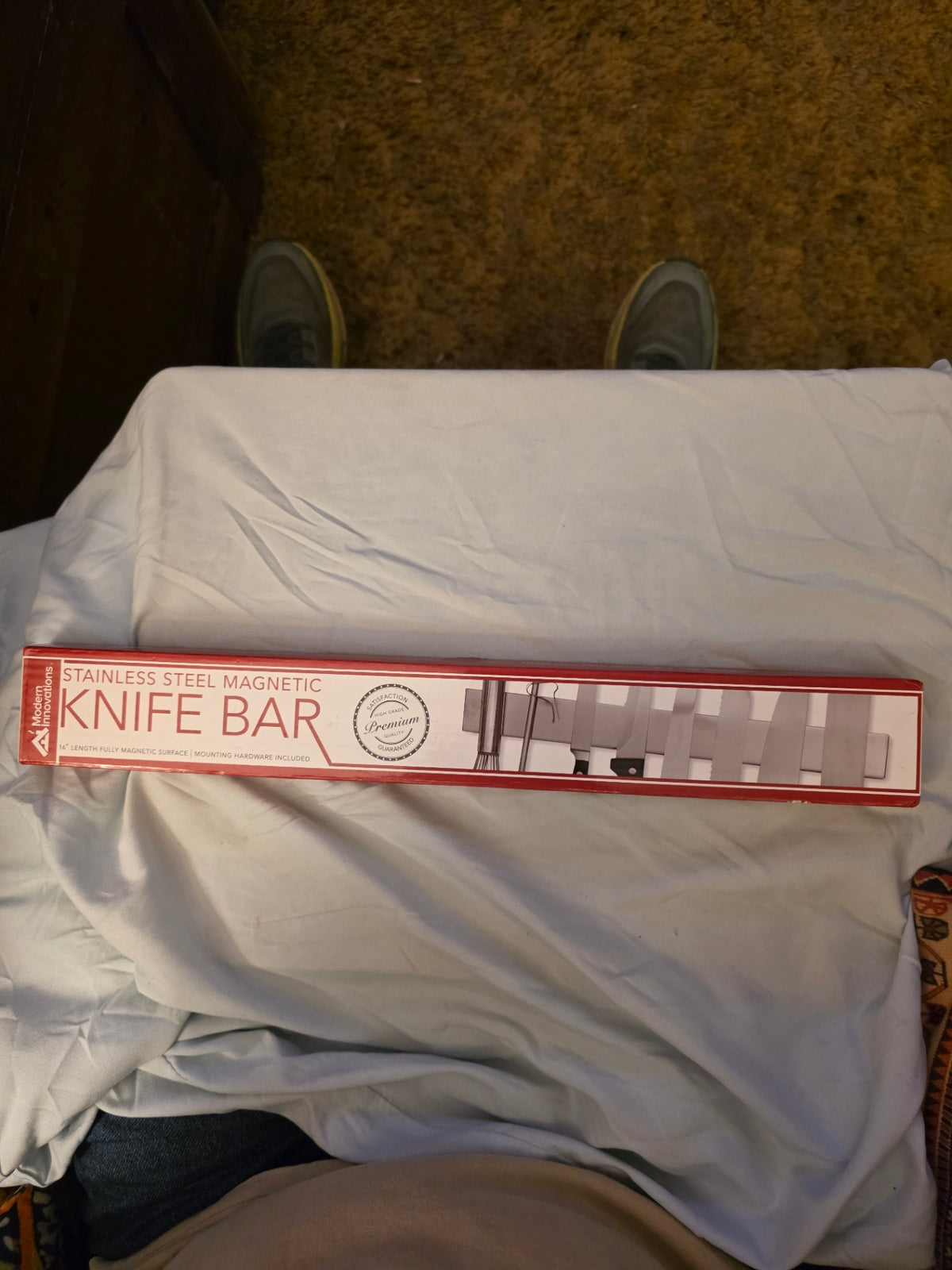 MAGNETIC KNIFE BAR.