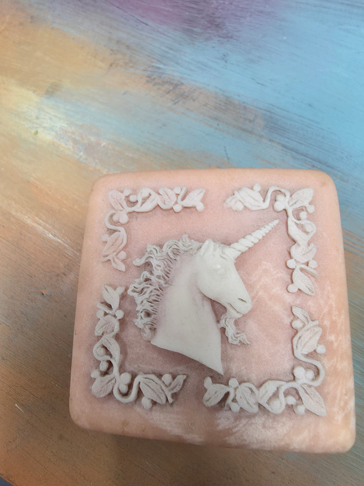 1U 1980 soapstone small trinket box