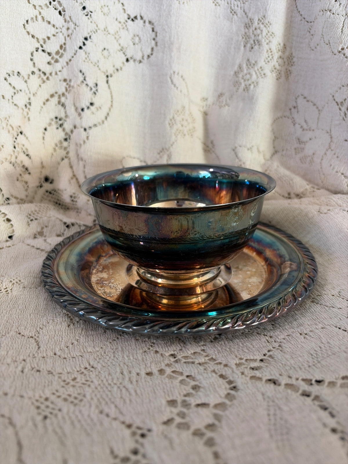 Oneida USA Vintage silver plated bowl w/attached plate