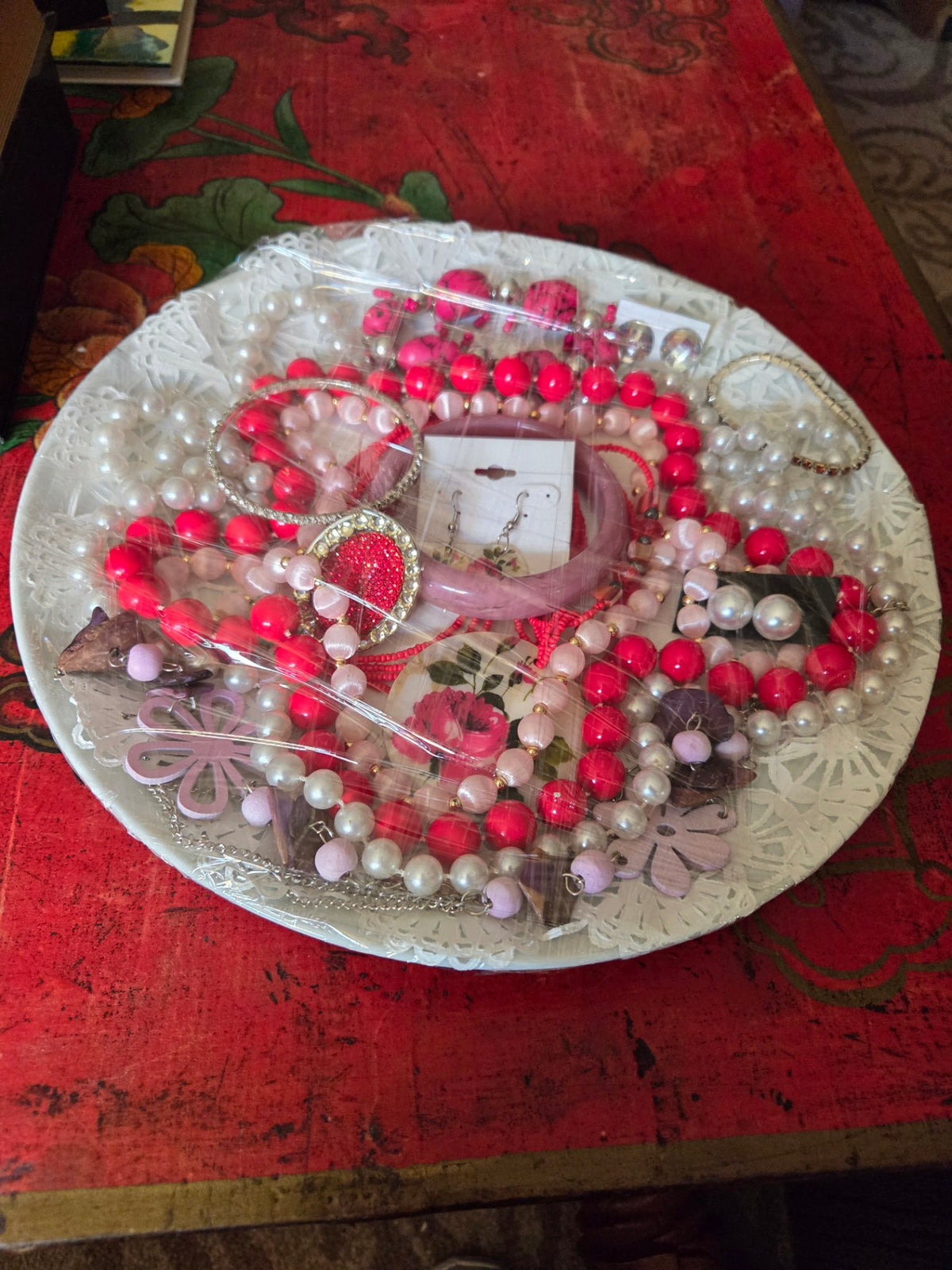 Plate of jewelry