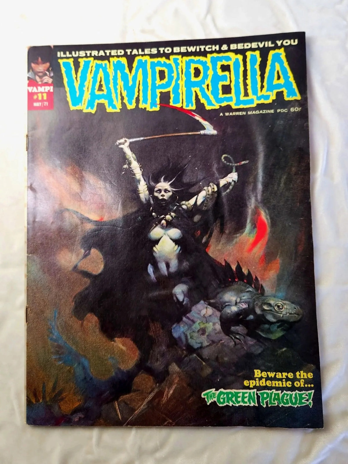 Vampirella Issue #11 May 1971 - Frank Frazetta Cover