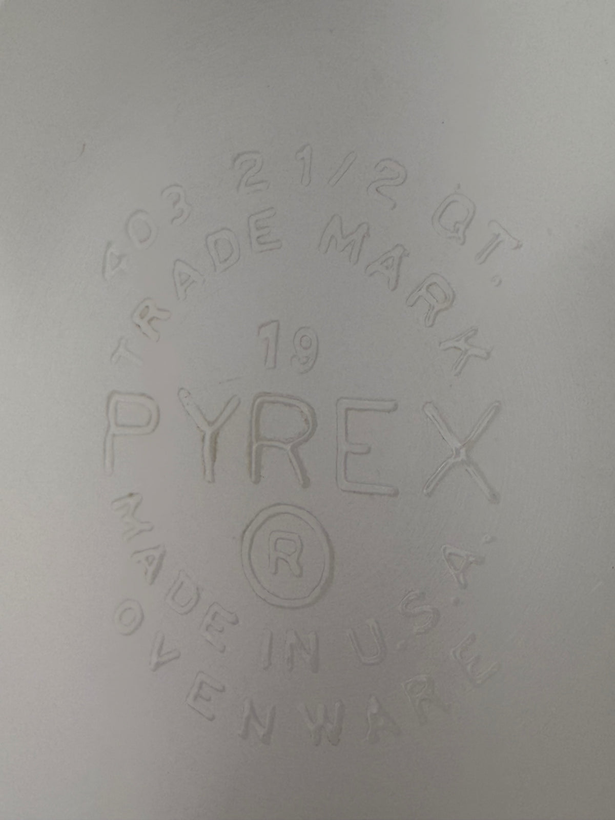 Pyrex Butterprint Mixing Bowl 2 1/2 quarts 403
