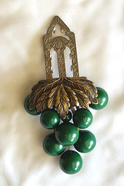 1930s Large Green Grapes Dress Clip