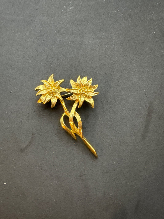 Sunflower brooch 