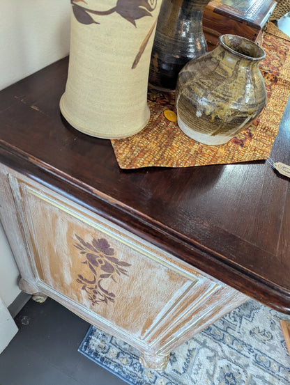 Vtg. French Provincial 3-Drawer Dresser