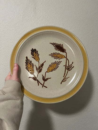 Vintage Yamaka Stoneware Continental Reese Plate