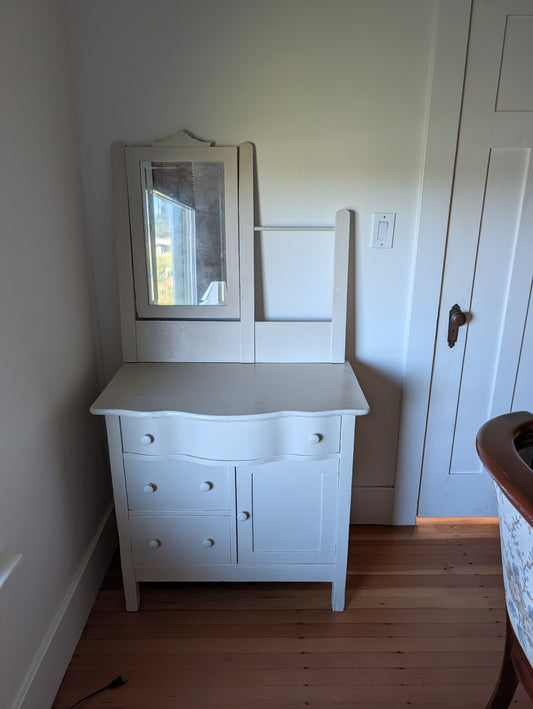 Beautiful Vintage Wash Stand with Mirror