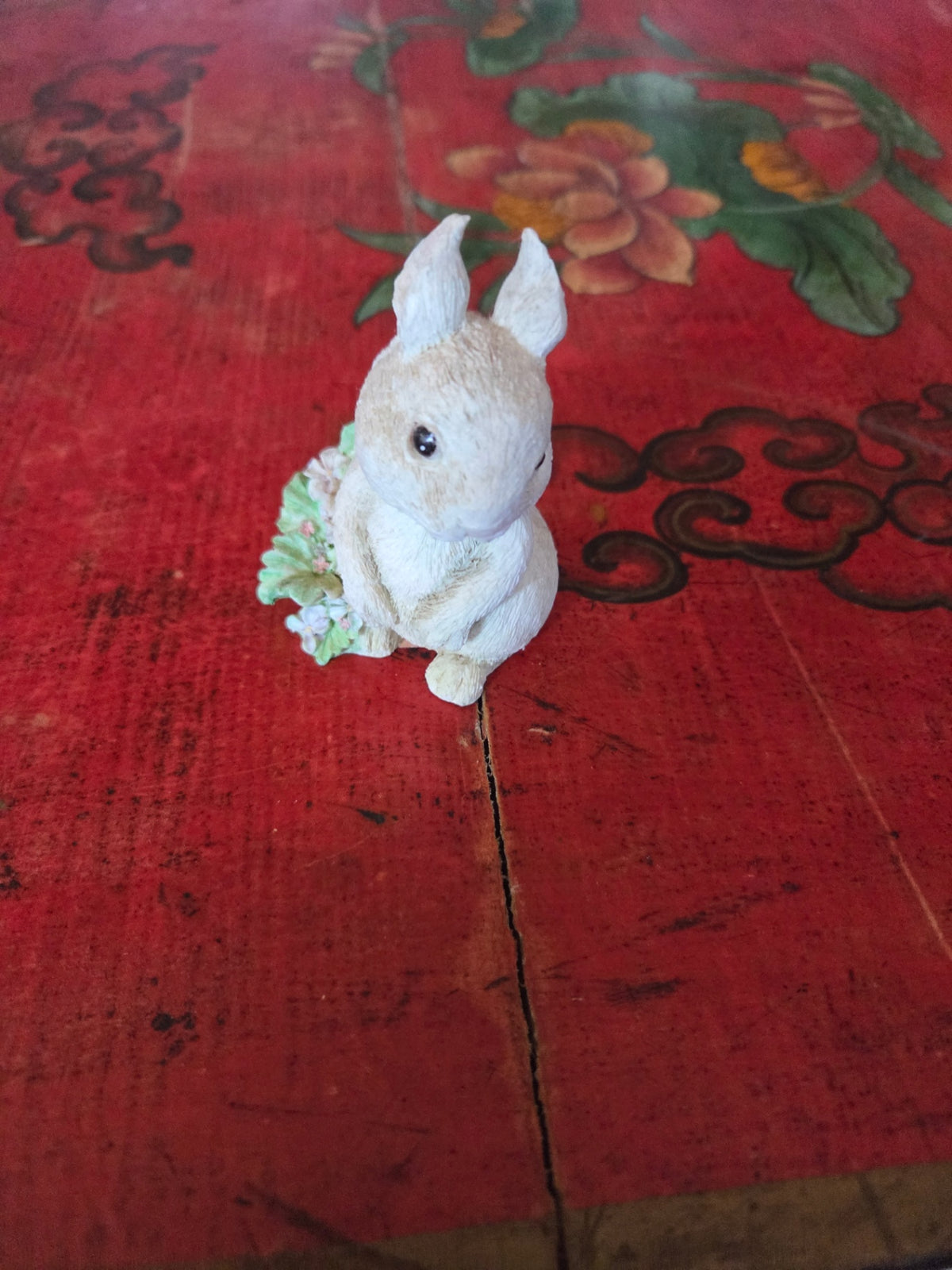Bunny with flowers