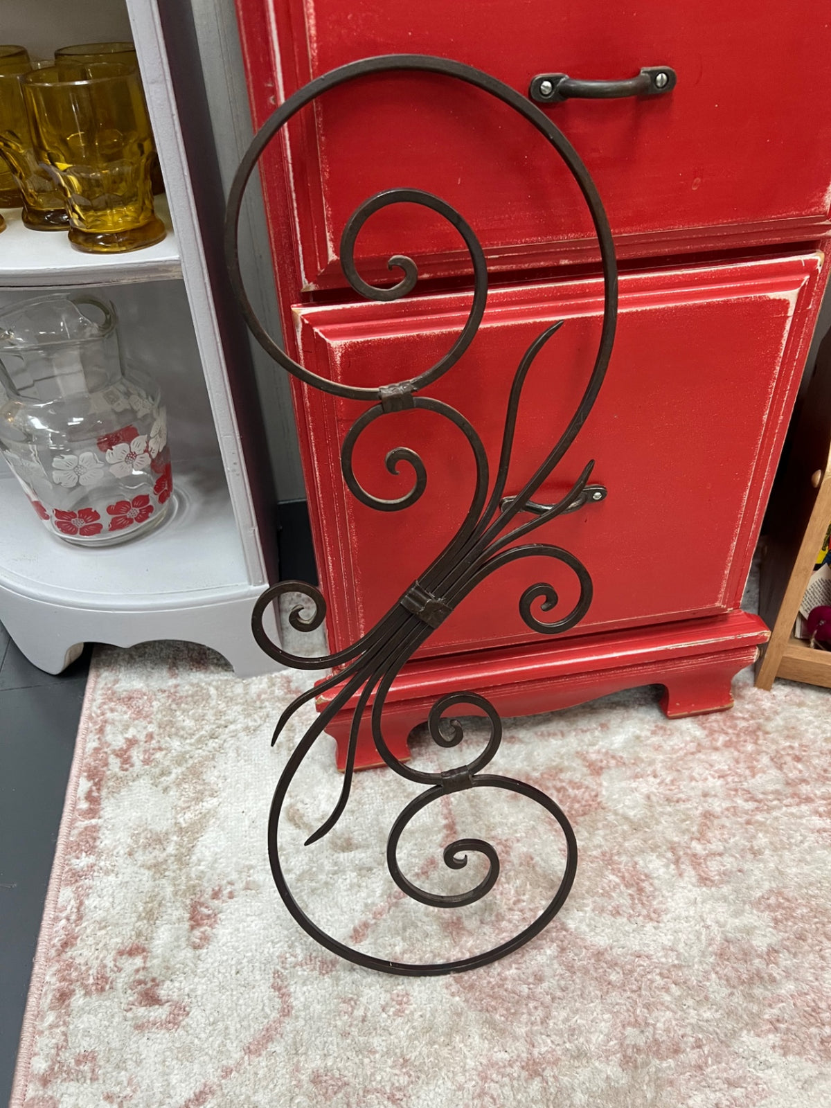 Brown Metal Wall Hanger 