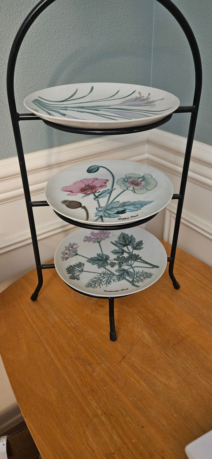 3-tiered hors d'œuvre plates