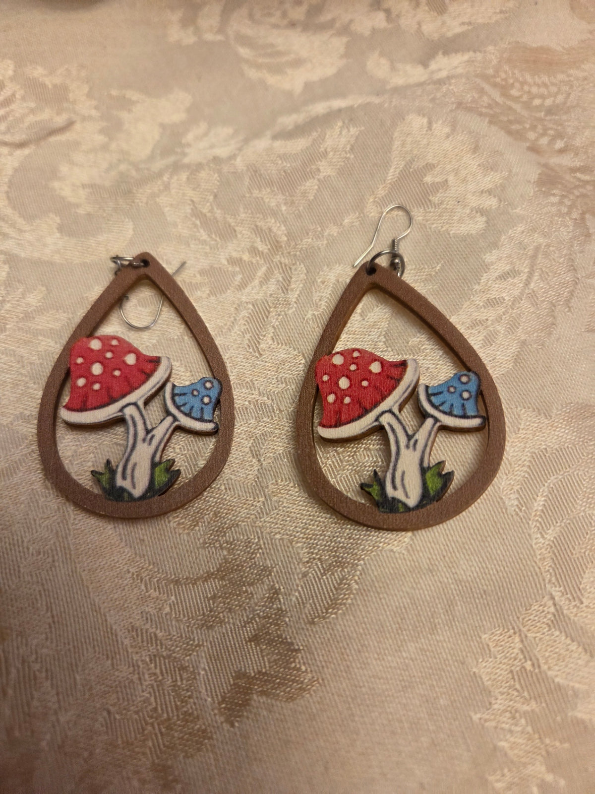Lightweight mushroom earrings