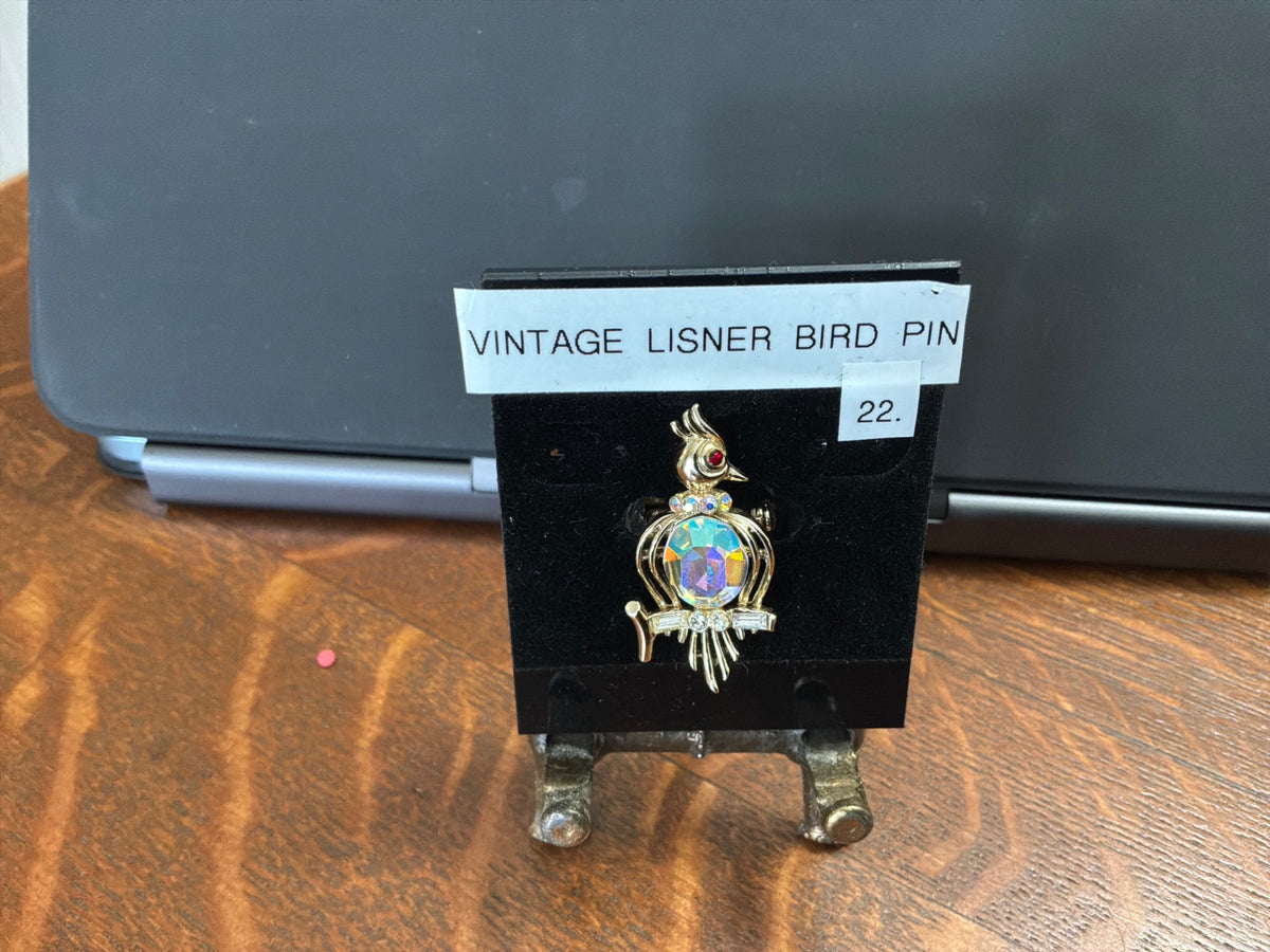 Vintage LISNER bird pin