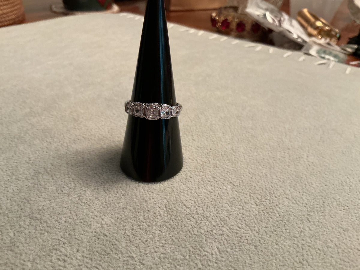 Pretty 5 Stone CZ Ring…size 8