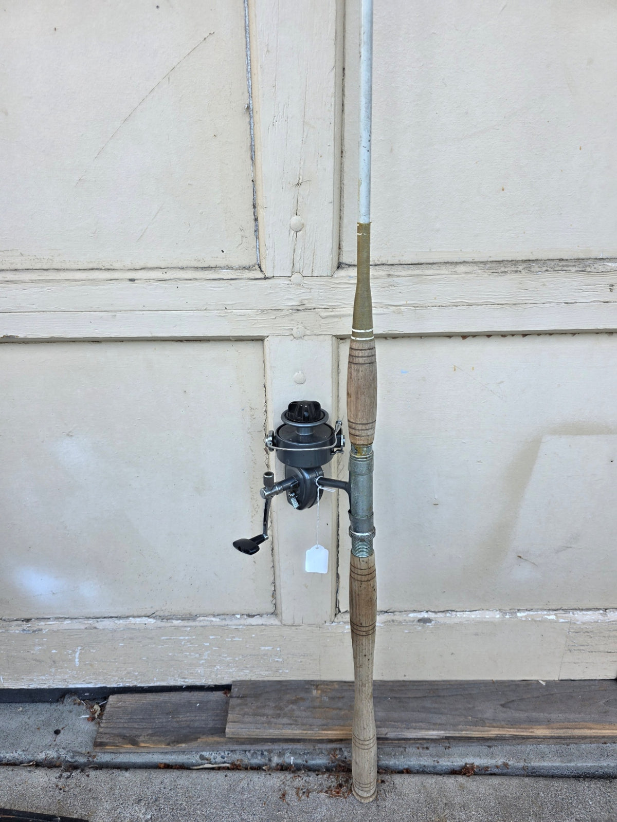 WALKER No. 570 SPINNING REEL/ROD COMBO... VINTAGE.