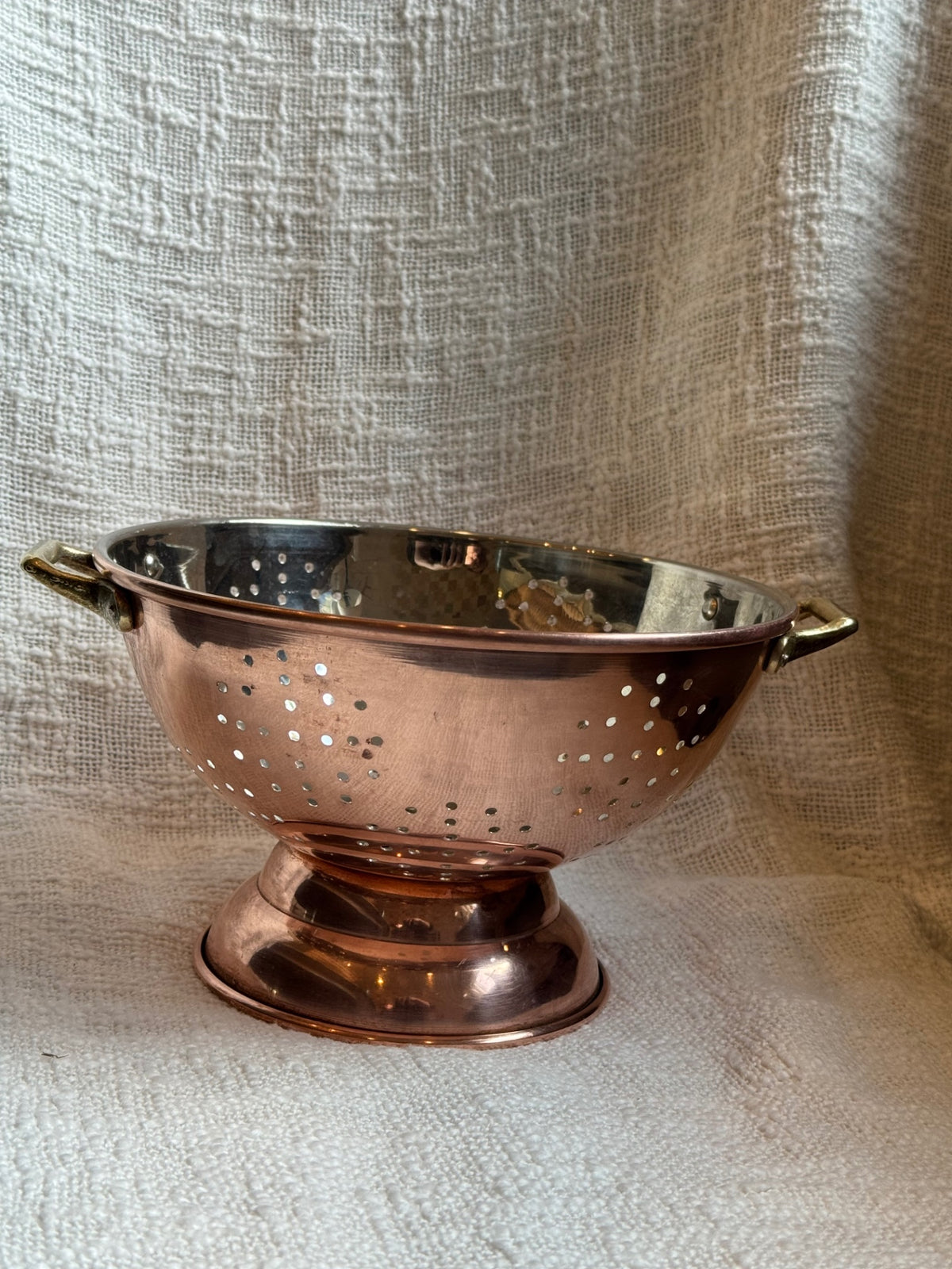 Copper footed colander 