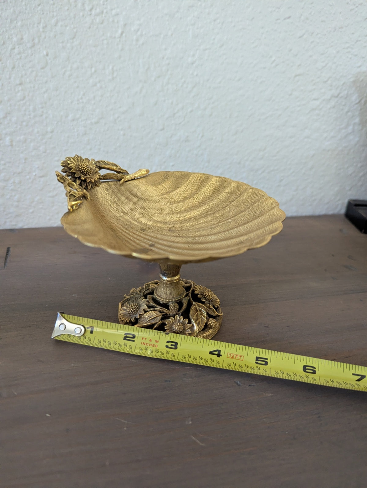 Vtg. Hollywood Regency Metal Sea Shell Pedestal Vanity Dish