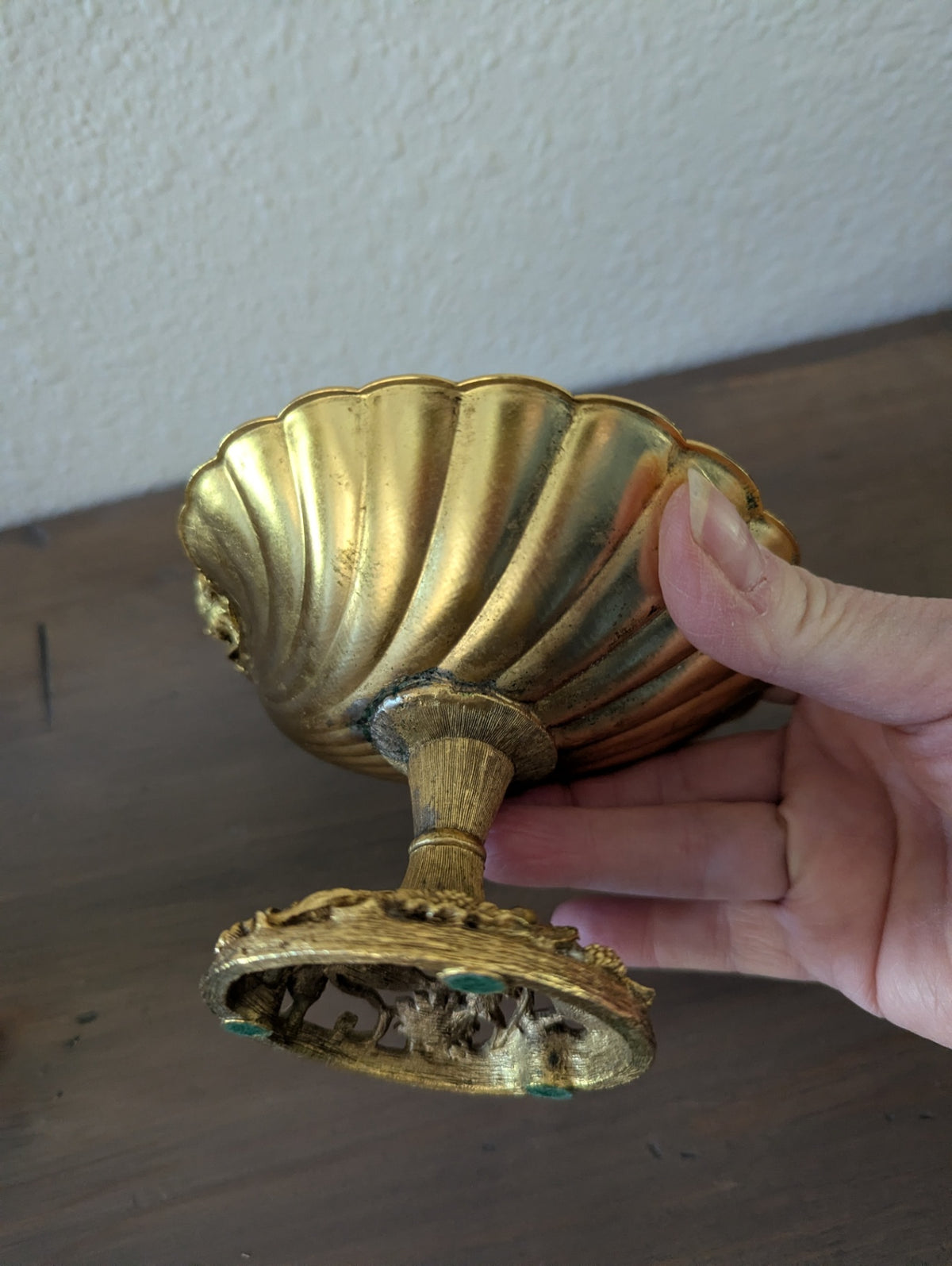 Vtg. Hollywood Regency Metal Sea Shell Pedestal Vanity Dish