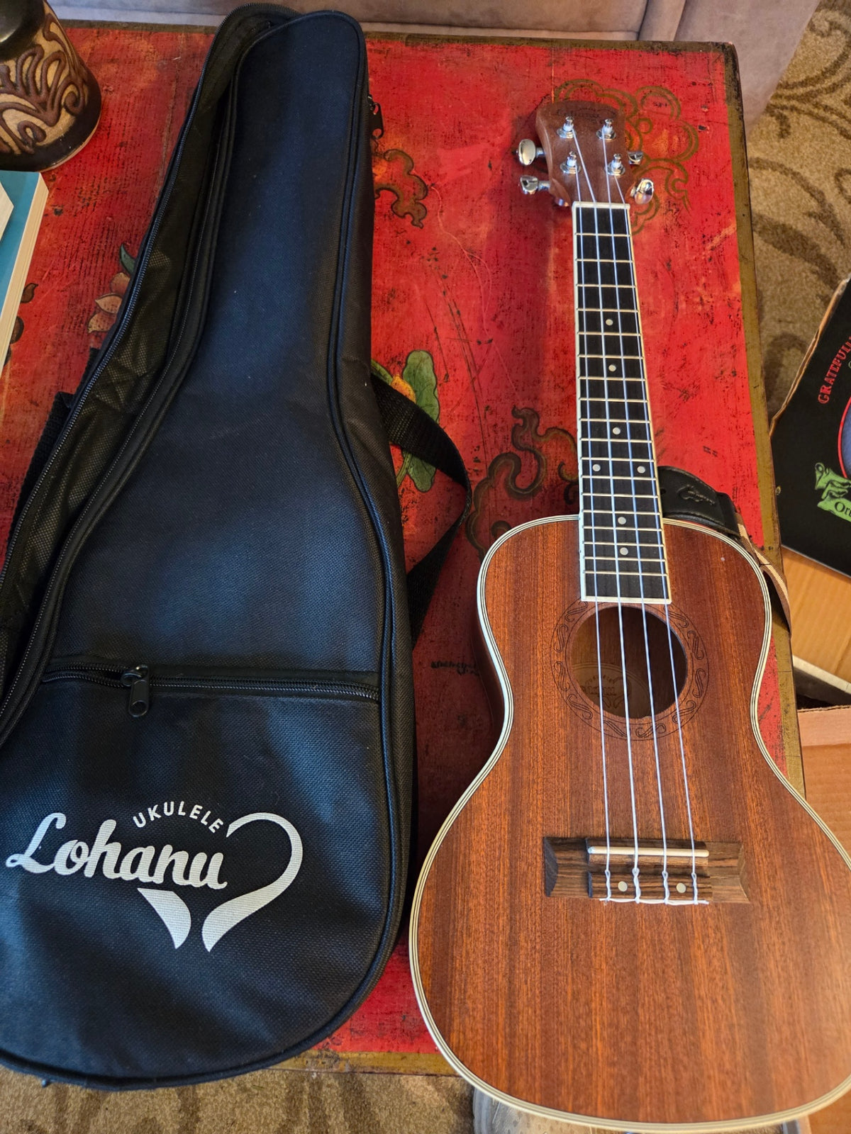Ukulele Lohanu model LU-C
