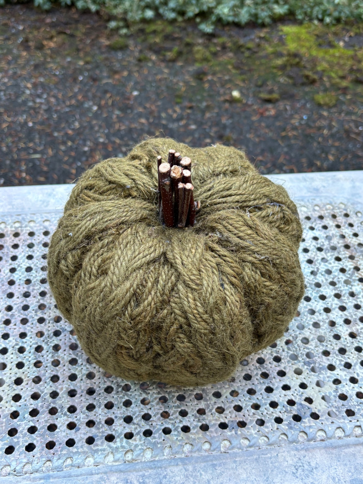 Yarn pumpkin