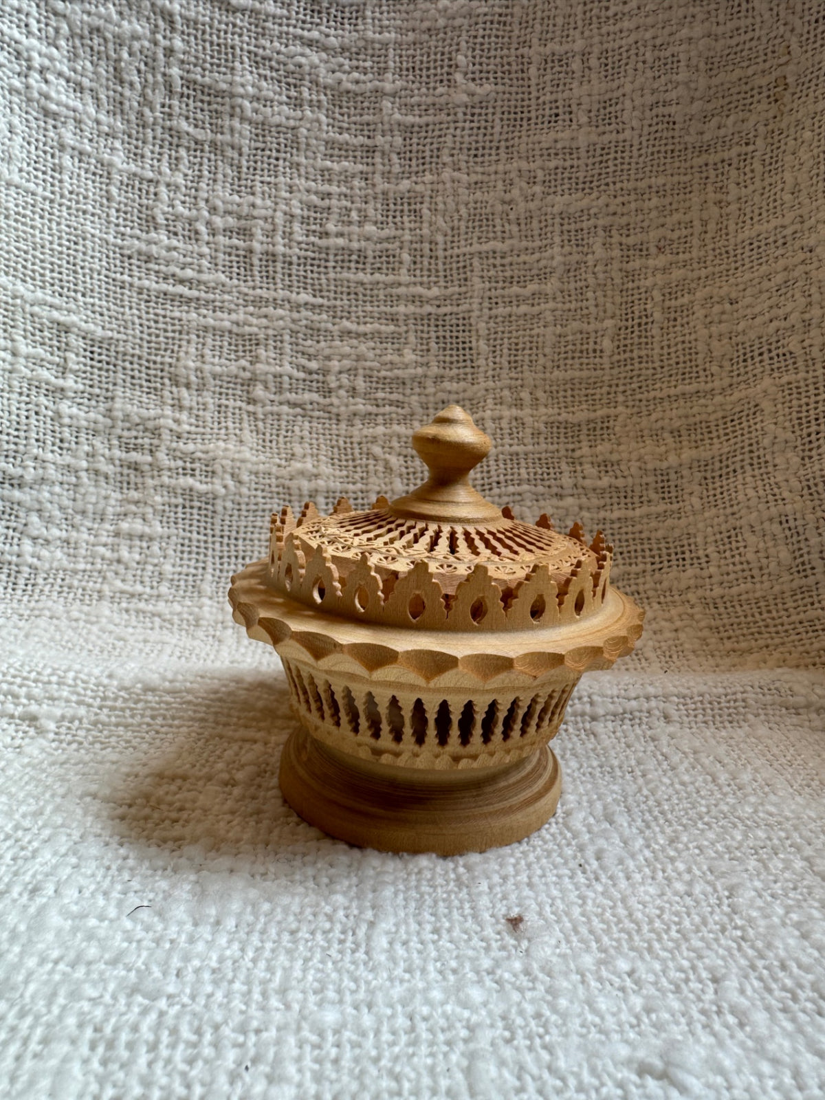 vintage German hand-carved wooden filigree lidded trinket dish