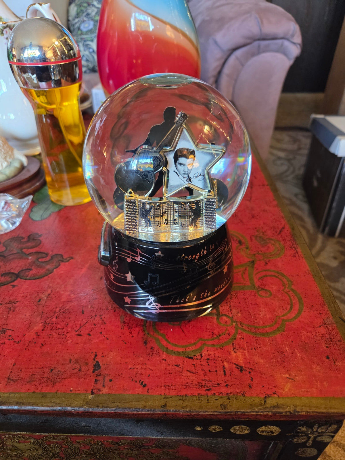 Elvis musical globe