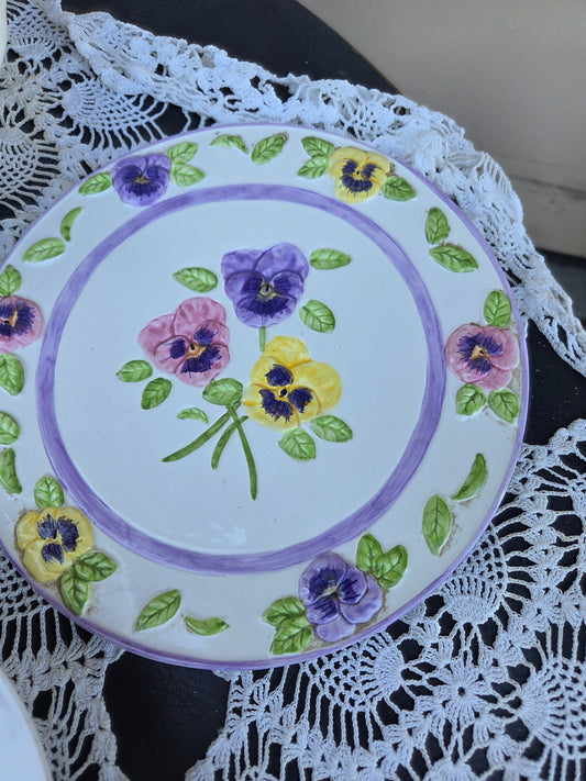 Pretty pansy trivet