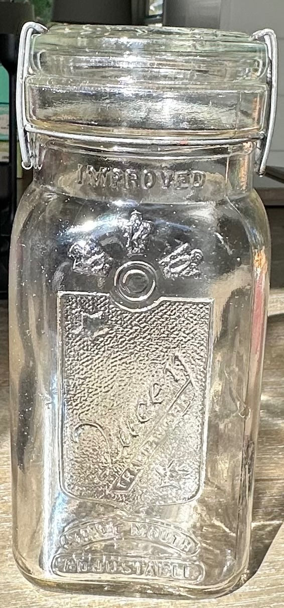 Rare pre-1921 antique Queen Square quart jar
