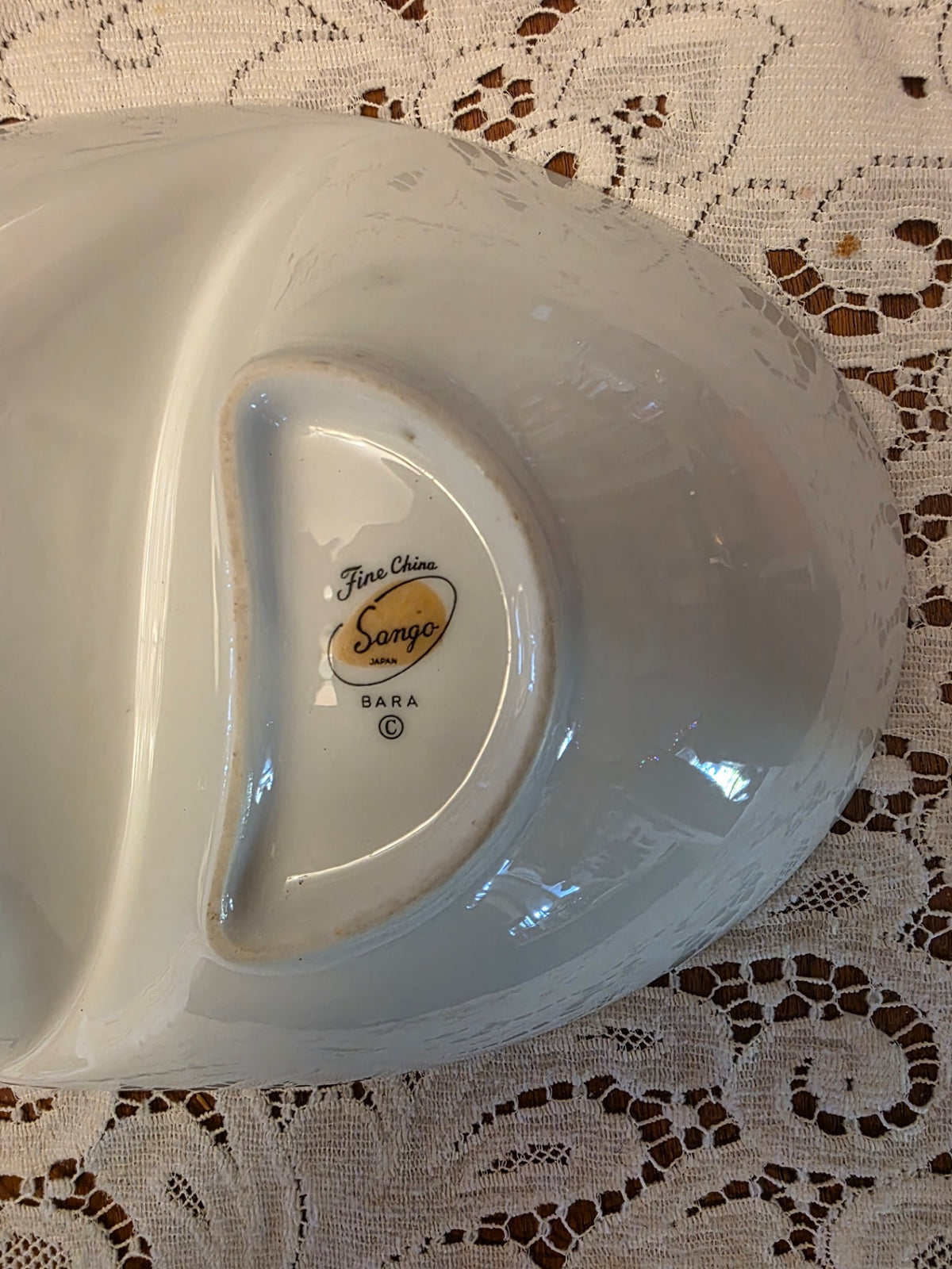 SANGO DIVIDED SERVING DISH.