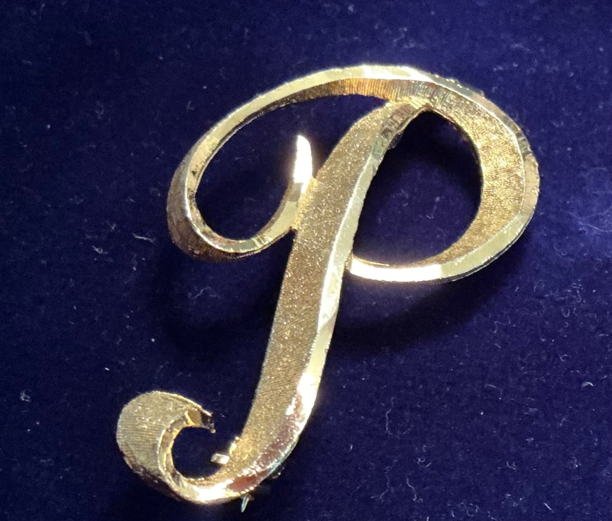 VTG. Classic “ P” Pin