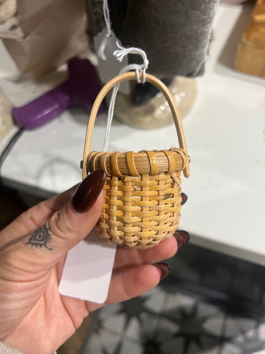 Wicker mini basket 
