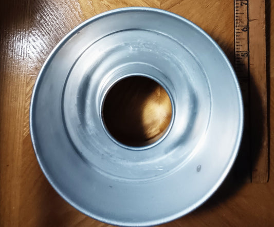 Vtg Small Ring Mould/Cake Pan