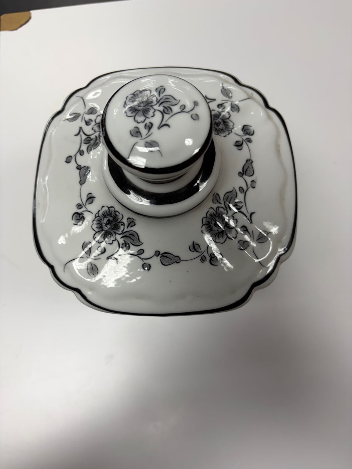 Decorative ceramic jar