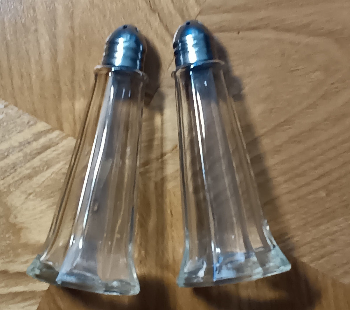 Popular Tower Design Glass Salt & Pepper