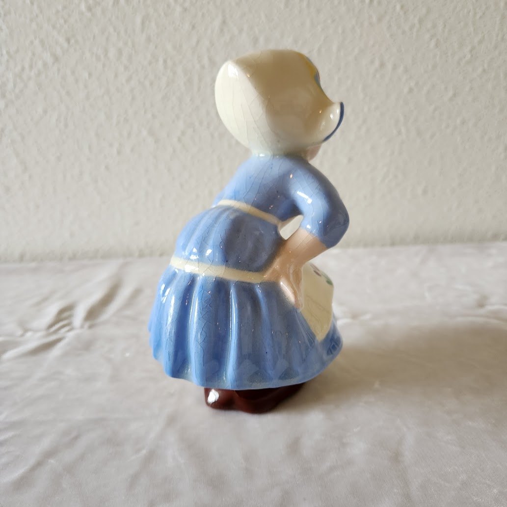 Holland Mold Dutch Kissing Girl Figurine