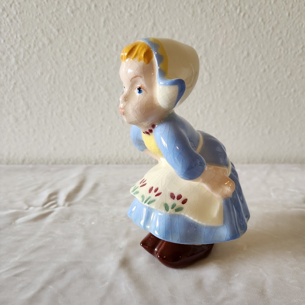 Holland Mold Dutch Kissing Girl Figurine