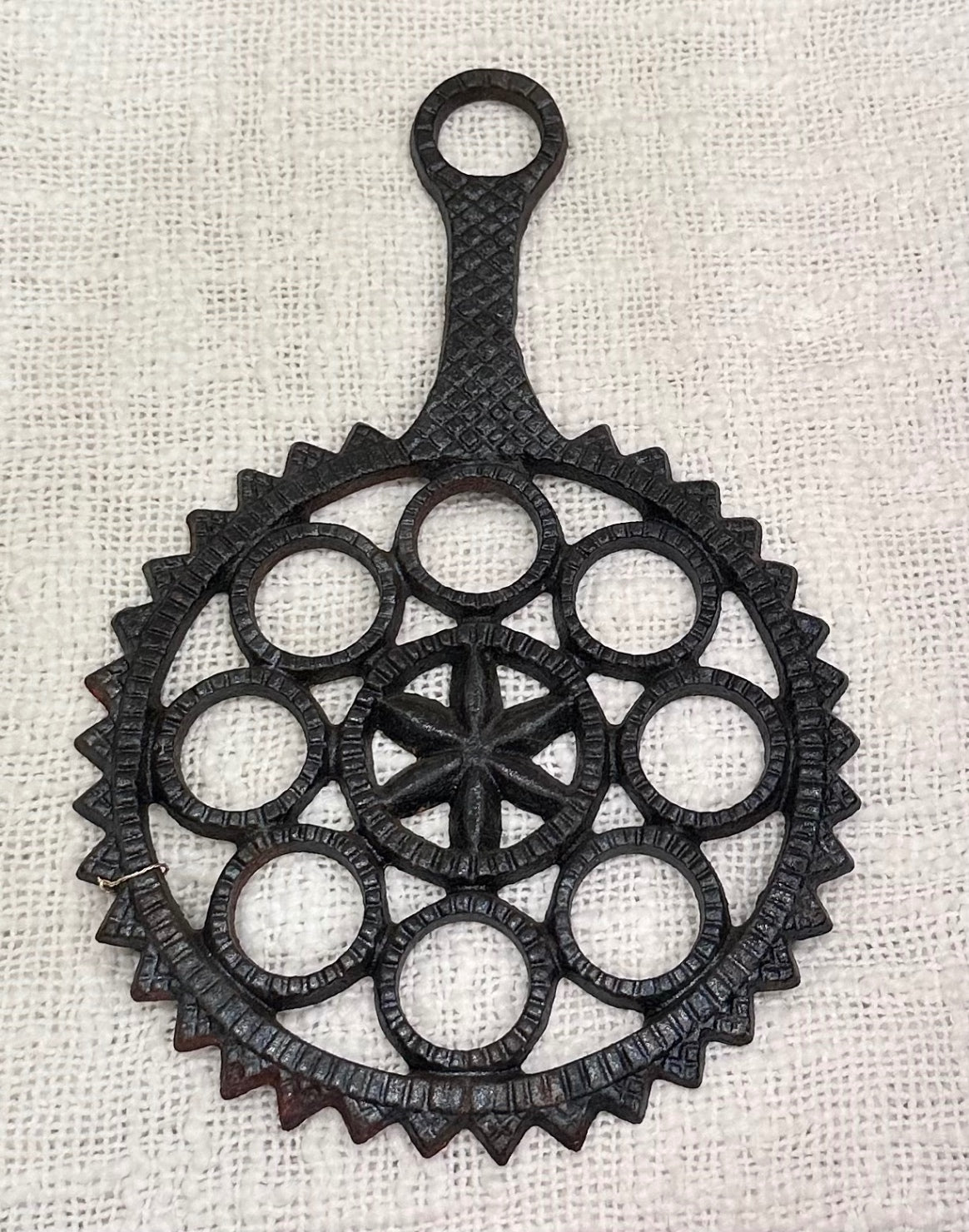 Wilton Hex and star deign trivet 