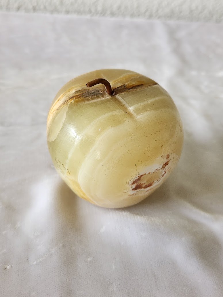 Onyx Apple