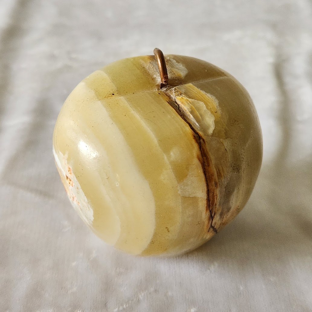 Onyx Apple