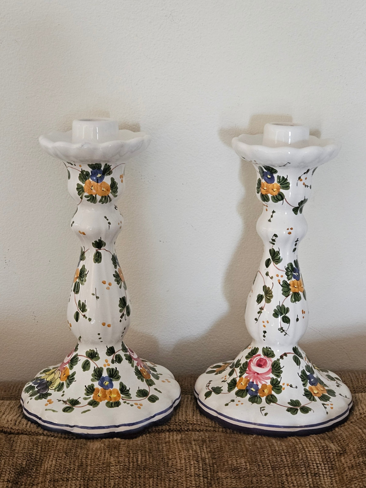 Vint hand painted ceramic candlestick set of 2. Italian