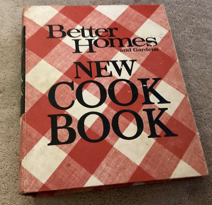 1970 VINTAGE COOKBOOK