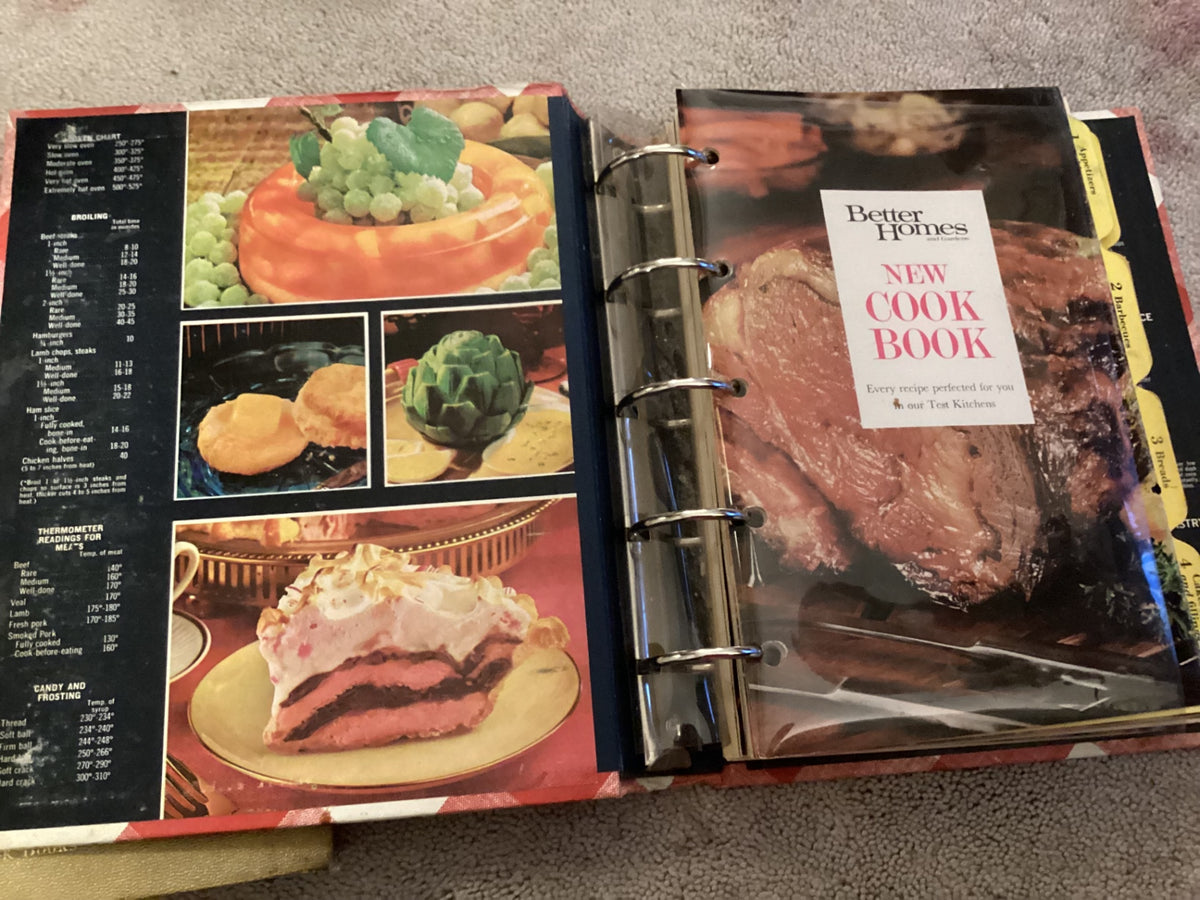1970 VINTAGE COOKBOOK