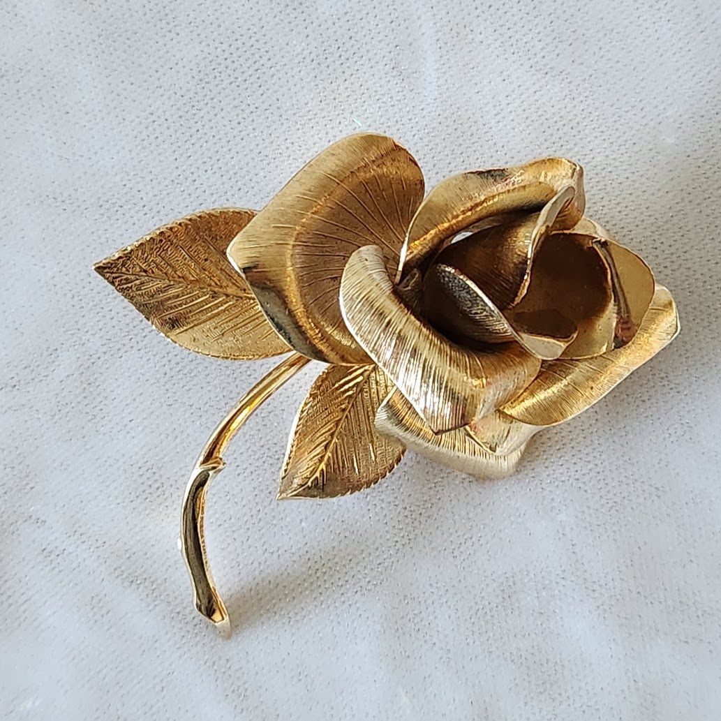 1966 Giovanni Christmas Rose Brooch with Case & Legend Card