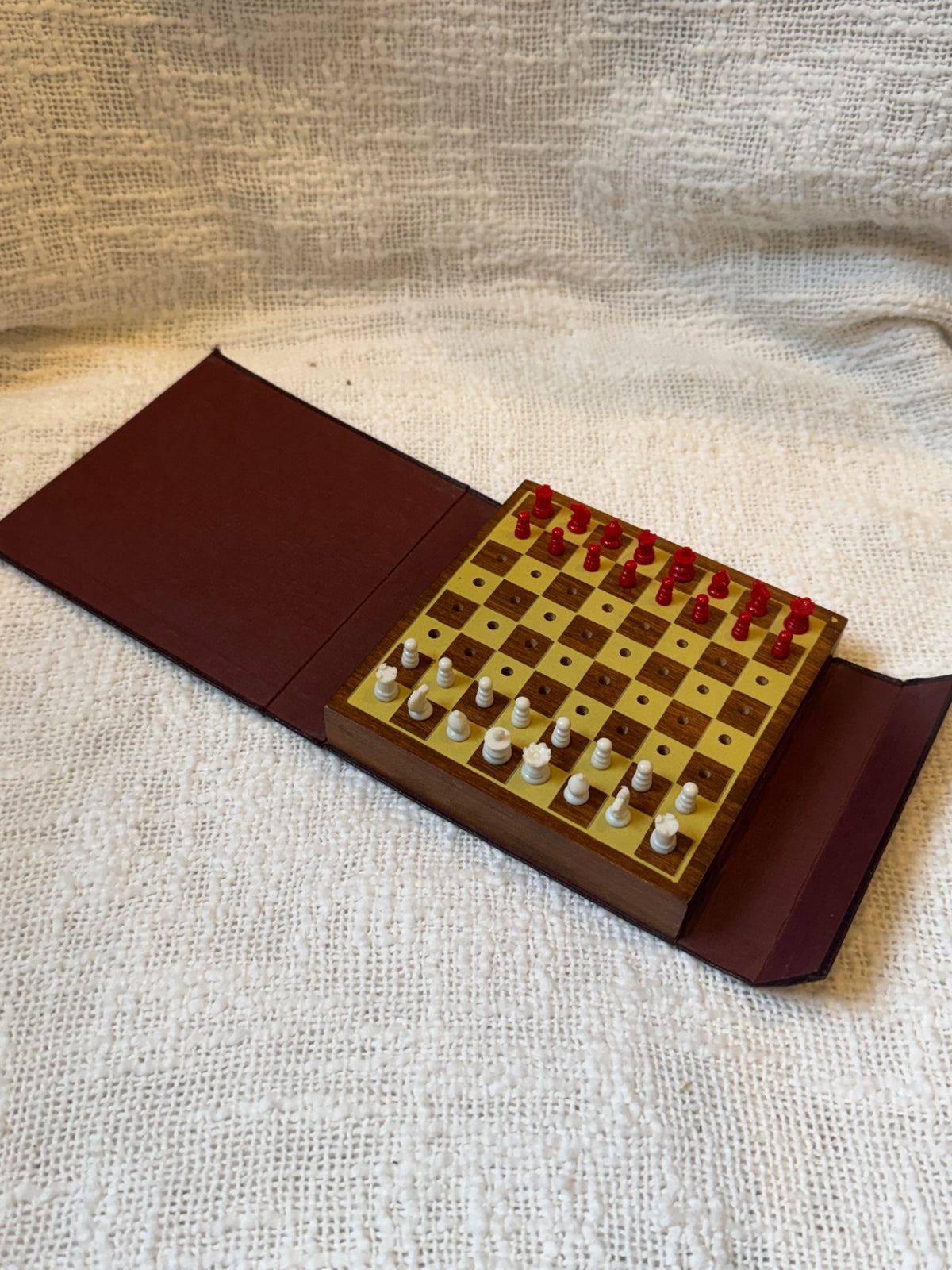 1950's Drveke Vol. 100 travel Chess set - 100% COMPLETE w/ all 32 pegs. Great library decor!! 