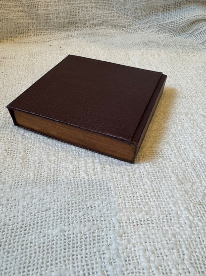 1950's Drveke Vol. 100 travel Chess set - 100% COMPLETE w/ all 32 pegs. Great library decor!! 