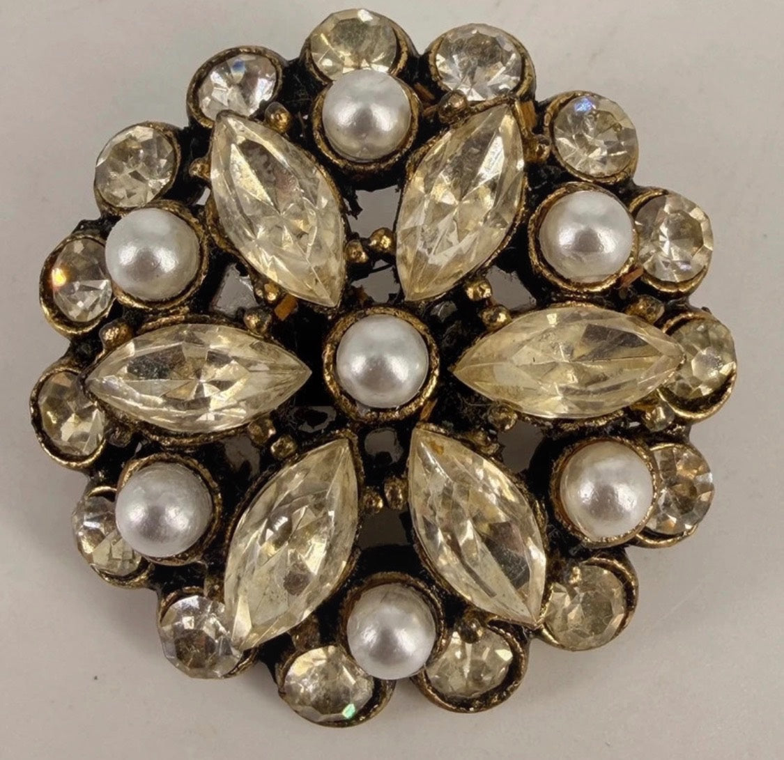Champagne brooch with faux pearls