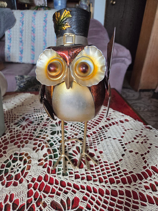 Pilgrim owl bubblehead figurine