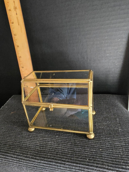 Clear trinket box
